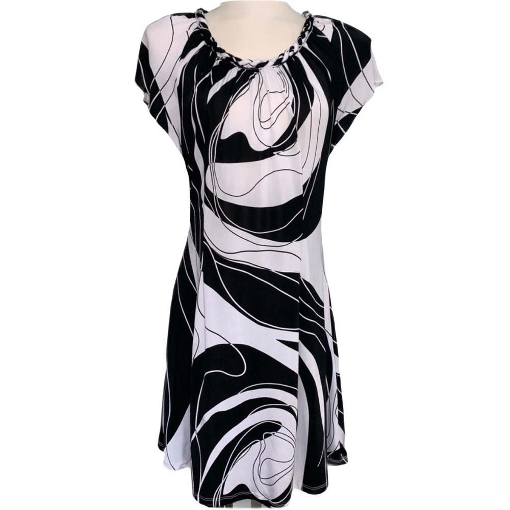 Braided neckline short sleeve dress